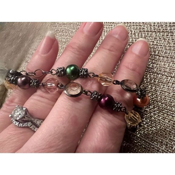 Two jewel tone beaded faux pearl bracelets for girls or for very small wrists. - Picture 5 of 11